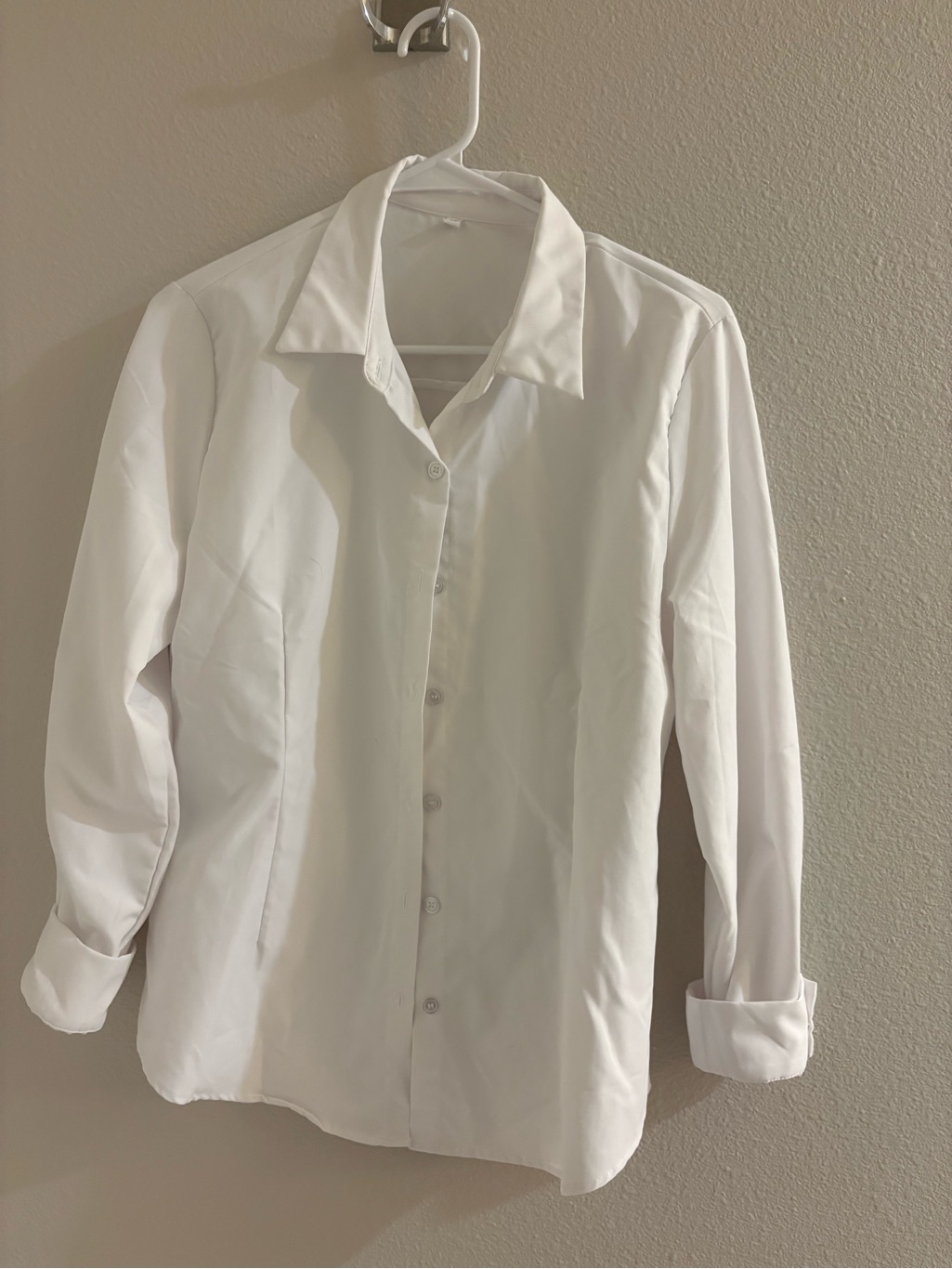 Amazon Classic Women’s White Button-Up Shirt